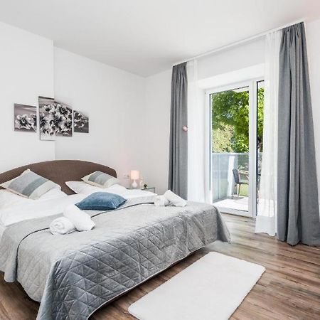 Ferienwohnung Perla Hradce 101 Hradec Králové Exterior foto