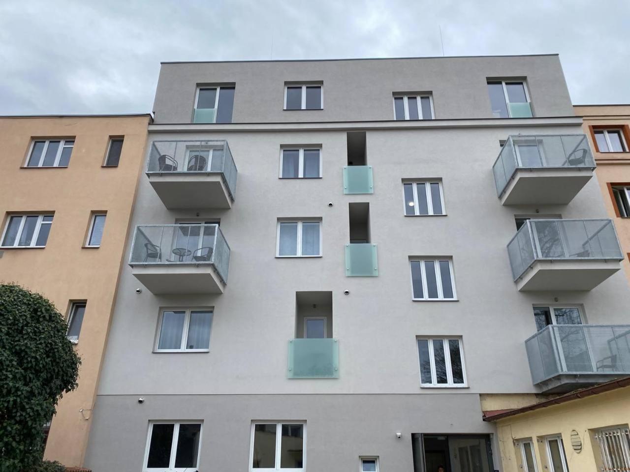 Ferienwohnung Perla Hradce 101 Hradec Králové Exterior foto