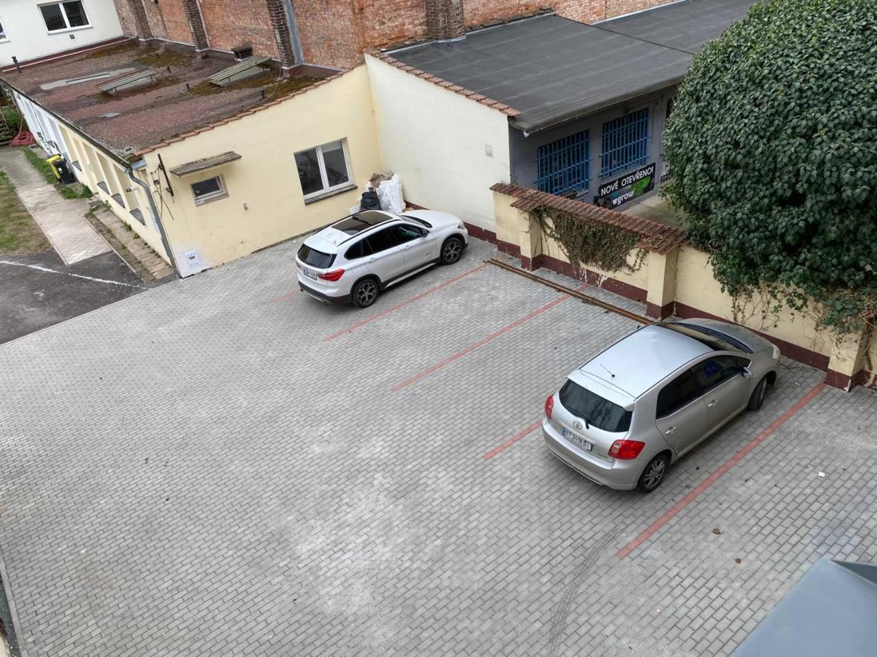Ferienwohnung Perla Hradce 101 Hradec Králové Exterior foto