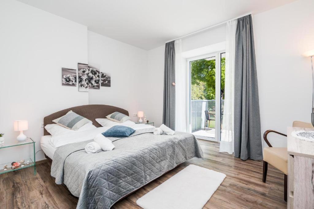 Ferienwohnung Perla Hradce 101 Hradec Králové Exterior foto